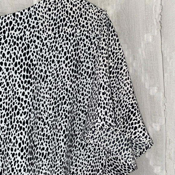 UMGEE Black and White Spotted Romper - Picture 7 of 7